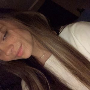 Meet your Posher, Caitlyn